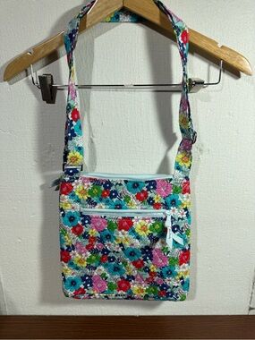 Vera Bradley Trio Zip Hipster Far Out Floral